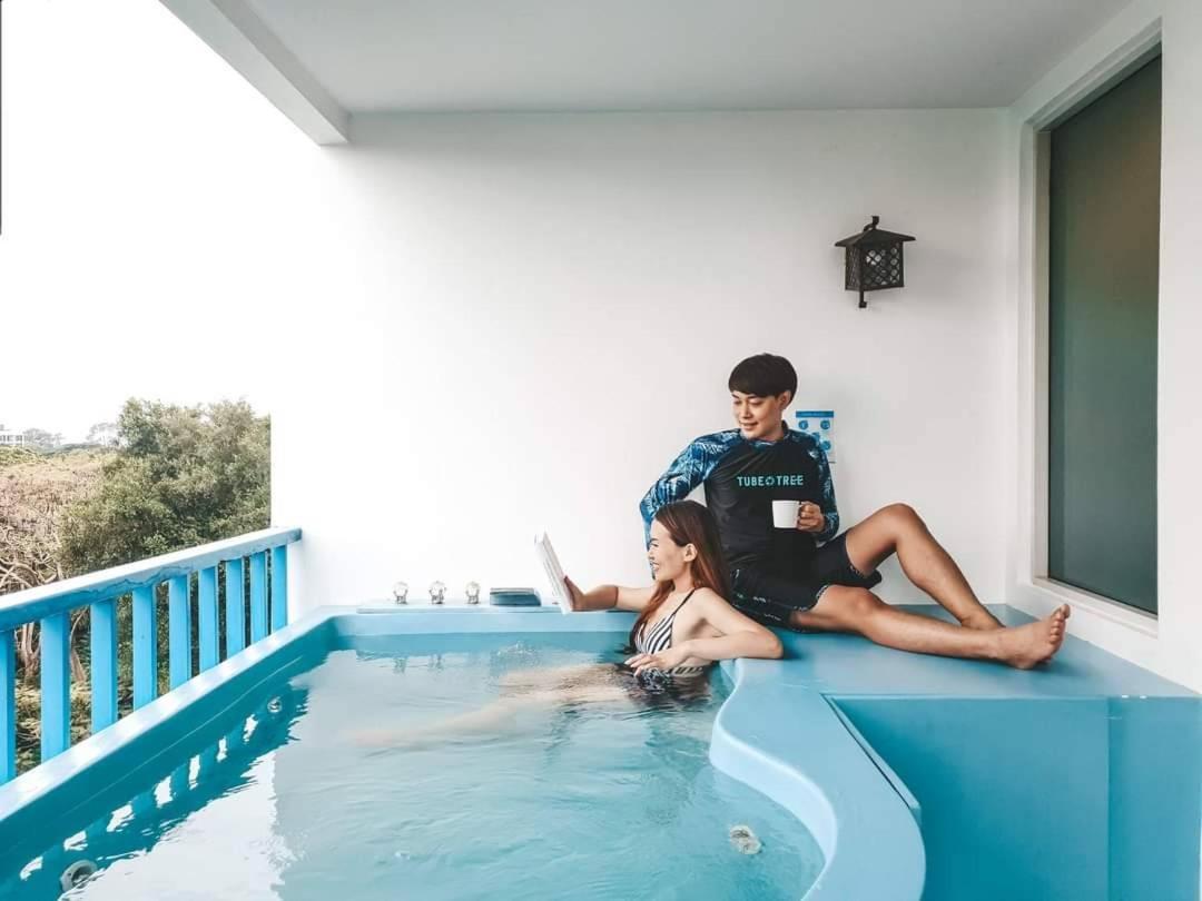 Отель Costa Village Bangsaray 4*